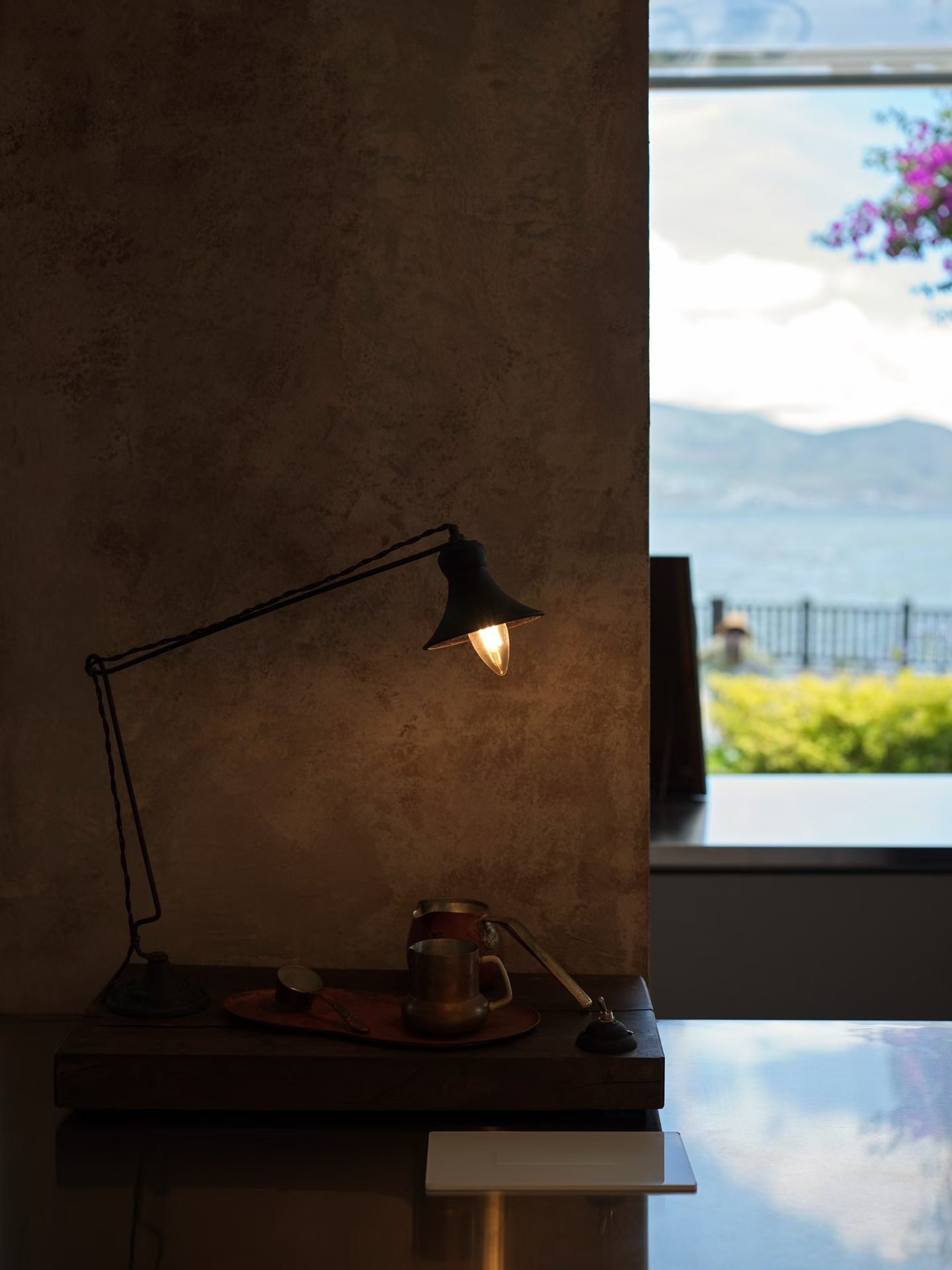 Tired Café 4